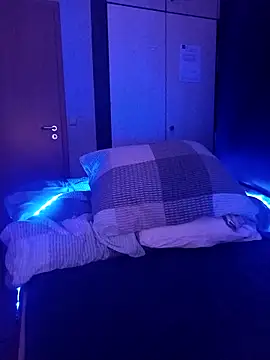 Snapshot of Teufel-in-weiss chatting on 02-10-26, 10:03 Teufel-in-weiss online show from 02-10-26, 10:03