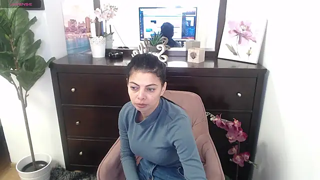 LadyLiia online show from 02-11-26, 04:50