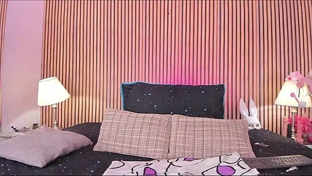 keeyla stone online show from 11-03-25, 08:32