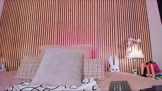 keeyla stone online show from 11-12-25, 08:30