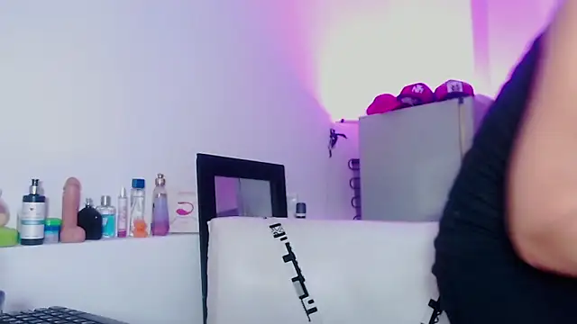 Snapshot of asakuraath chatting on 09-23-25, 02:25 asakuraath online show from 09-23-25, 02:25