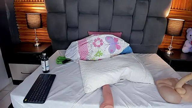 VanessaHard as online show from 03-07-26, 03:25