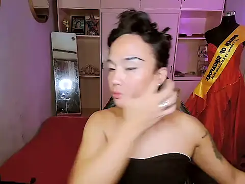 YourNikkieXxx online show from 10-26-25, 08:15