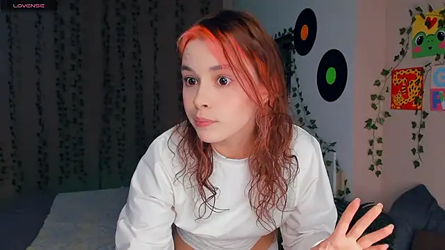 Snapshot of VedaSchulz chatting on 02-04-26, 06:36 VedaSchulz online show from 02-04-26, 06:36