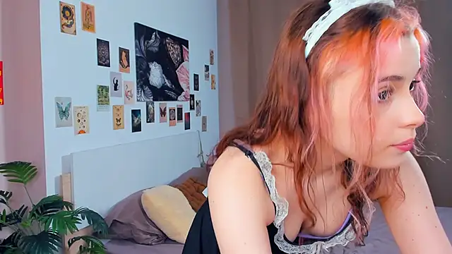 Snapshot of VedaSchulz chatting on 02-21-26, 06:53 VedaSchulz online show from 02-21-26, 06:53