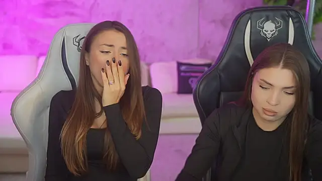 Luna secretgirl online show from 10-29-25, 08:05