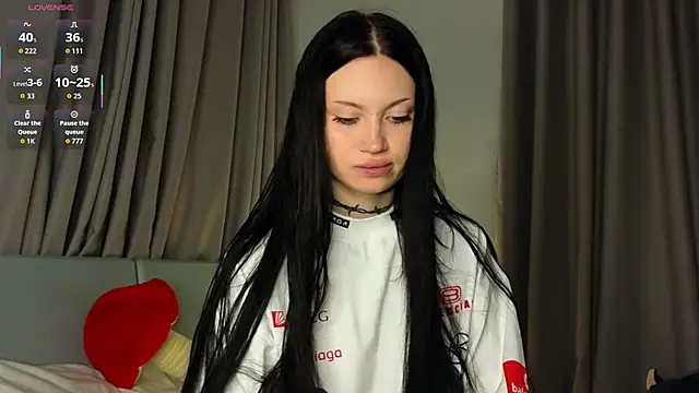 Snapshot of Alice_1n_Wonderland_ chatting on 11-05-25, 06:08 Alice 1n Wonderland online show from 11-05-25, 06:08