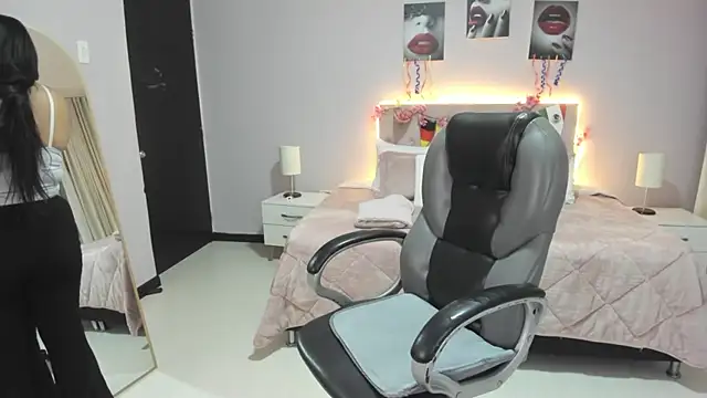 Miss Cataleya   online show from 07-20-26, 12:29