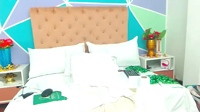 Morenaza6420 online show from 04-06-26, 10:00