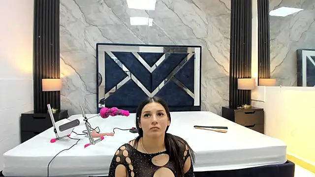 Snapshot of VioletRose_as chatting on 05-01-26, 08:24 VioletRose as online show from 05-01-26, 08:24
