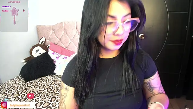 Snapshot of charlotte_queen1320 chatting on 06-11-26, 04:10 charlotte queen1320 online show from 06-11-26, 04:10