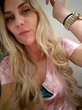 Snapshot of Melody1600 chatting on 11-05-25, 10:32 Melody1600 online show from 11-05-25, 10:32