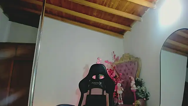 auraeroticaxxx online show from 11-21-25, 08:35