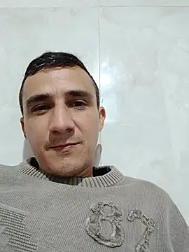 Snapshot of BrunoValen chatting on 07-19-26, 04:38 BrunoValen online show from 07-19-26, 04:38