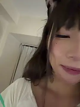 Snapshot of Yiyi-707 chatting on 04-17-26, 02:53 Yiyi-707 online show from 04-17-26, 02:53