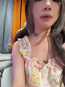 Snapshot of Yiyi-707 chatting on 04-23-26, 02:08 Yiyi-707 online show from 04-23-26, 02:08