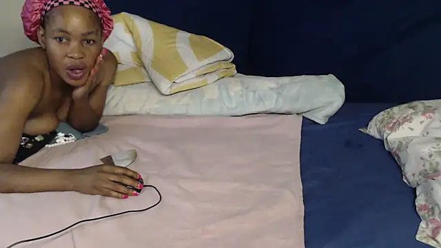 Snapshot of Sexy-Momo chatting on 11-16-25, 01:33 Sexy-Momo online show from 11-16-25, 01:33