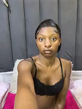 Snapshot of LonelyQueenxx25 chatting on 07-03-26, 11:00 LonelyQueenxx25 online show from 07-03-26, 11:00