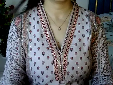 Snapshot of Rumi_cute chatting on 04-22-26, 03:24 Rumi cute online show from 04-22-26, 03:24