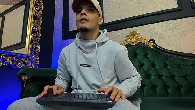 AlessandroKiing online show from 09-28-25, 02:33