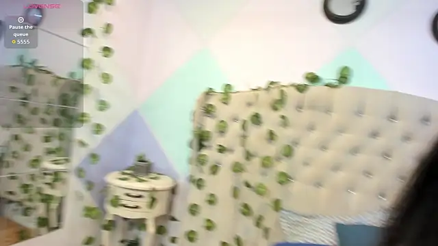 ZaharaSkylar online show from 11-05-25, 11:43