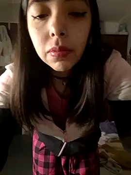 Snapshot of missapril0101 chatting on 05-18-26, 03:57 missapril0101 online show from 05-18-26, 03:57