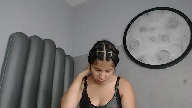 Lucy-23 online show from 04-19-26, 04:45