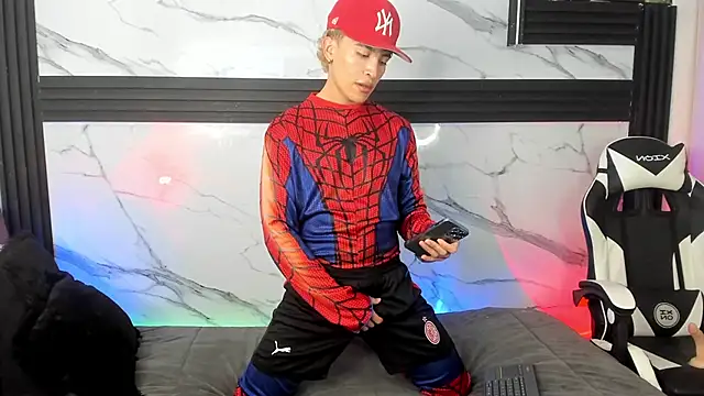 Saimonvela online show from 10-24-25, 03:47