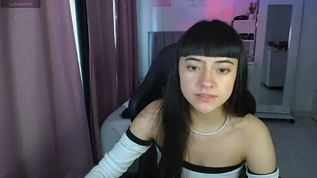 Snapshot of violetta_blackk chatting on 05-22-26, 03:06 violetta blackk online show from 05-22-26, 03:06