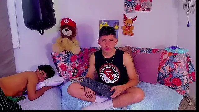 elfernh online show from 10-05-25, 04:33