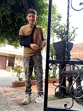 elfernh online show from 10-12-25, 08:19