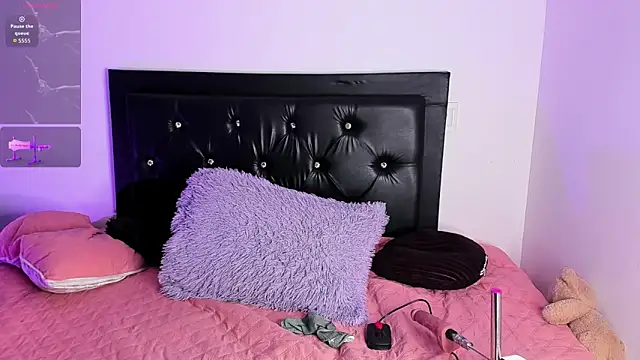 Snapshot of samiacooper25 chatting on 02-06-26, 12:37 samiacooper25 online show from 02-06-26, 12:37