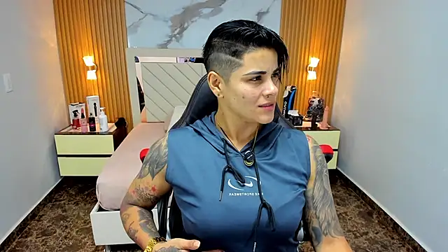 Snapshot of KAROLLJONES1 chatting on 01-16-26, 08:02 KAROLLJONES1 online show from 01-16-26, 08:02