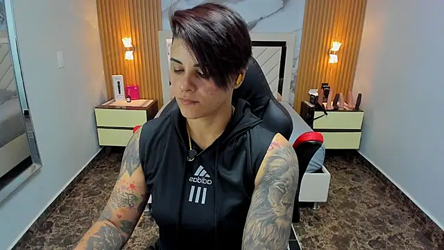 Snapshot of KAROLLJONES1 chatting on 02-10-26, 07:29 KAROLLJONES1 online show from 02-10-26, 07:29