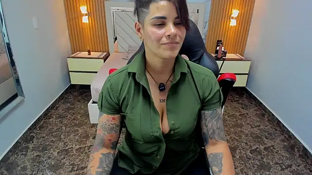 Snapshot of KAROLLJONES1 chatting on 02-16-26, 07:10 KAROLLJONES1 online show from 02-16-26, 07:10