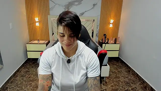 Snapshot of KAROLLJONES1 chatting on 02-17-26, 07:31 KAROLLJONES1 online show from 02-17-26, 07:31