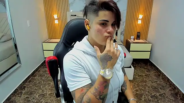 Snapshot of KAROLLJONES1 chatting on 03-02-26, 07:10 KAROLLJONES1 online show from 03-02-26, 07:10