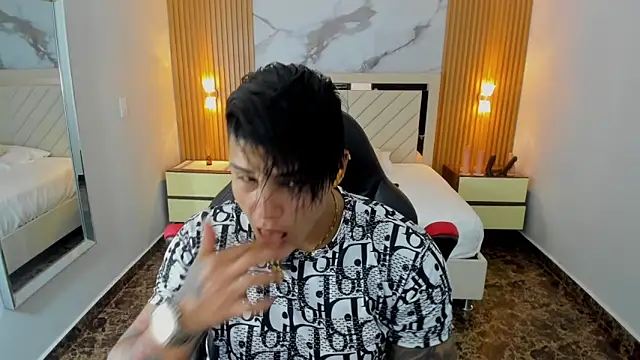 Snapshot of KAROLLJONES1 chatting on 06-16-26, 07:49 KAROLLJONES1 online show from 06-16-26, 07:49