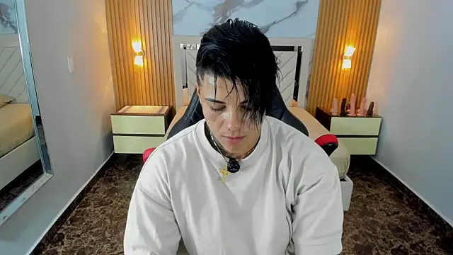 Snapshot of KAROLLJONES1 chatting on 06-19-26, 07:17 KAROLLJONES1 online show from 06-19-26, 07:17