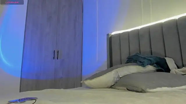 Ice Princess  online show from 10-29-25, 01:13