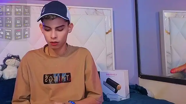 Room 69x online show from 04-10-26, 12:43