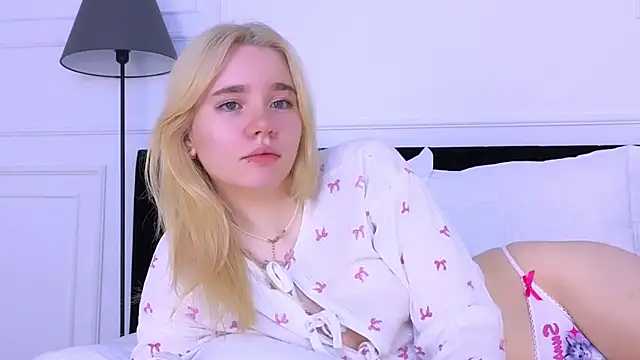 ANNABELLE LU online show from 10-29-25, 02:47