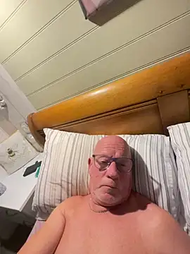 Snapshot of philefc chatting on 10-09-25, 08:29 philefc online show from 10-09-25, 08:29