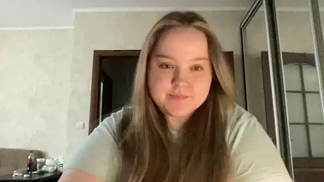 Snapshot of Alice898 chatting on 07-08-26, 03:05 Alice898 online show from 07-08-26, 03:05