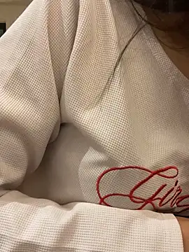   BabyShowPublic   online show from 10-13-25, 01:00