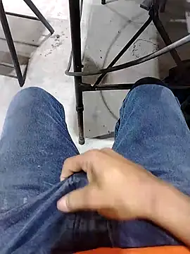 Alaver2587 online show from 02-18-26, 01:51