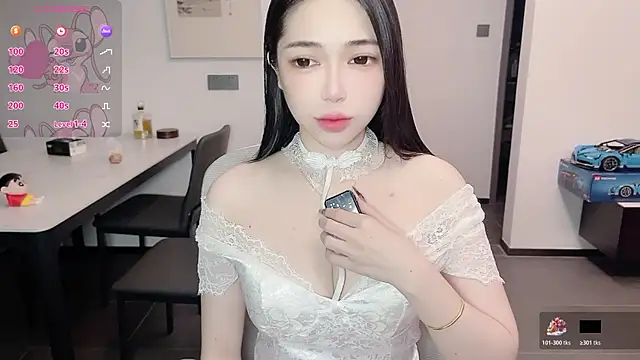 Snapshot of Scarlett-bb chatting on 10-17-25, 08:22 Scarlett-bb online show from 10-17-25, 08:22