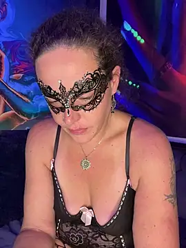 Nadja Noir online show from 10-23-25, 04:12