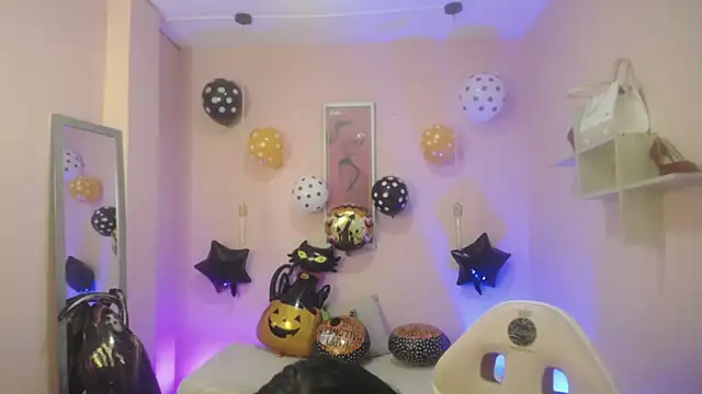LadyWawy online show from 10-21-25, 12:50