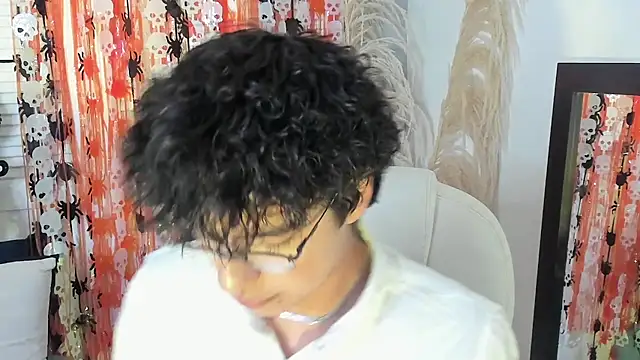miilo wolf online show from 10-15-25, 12:05